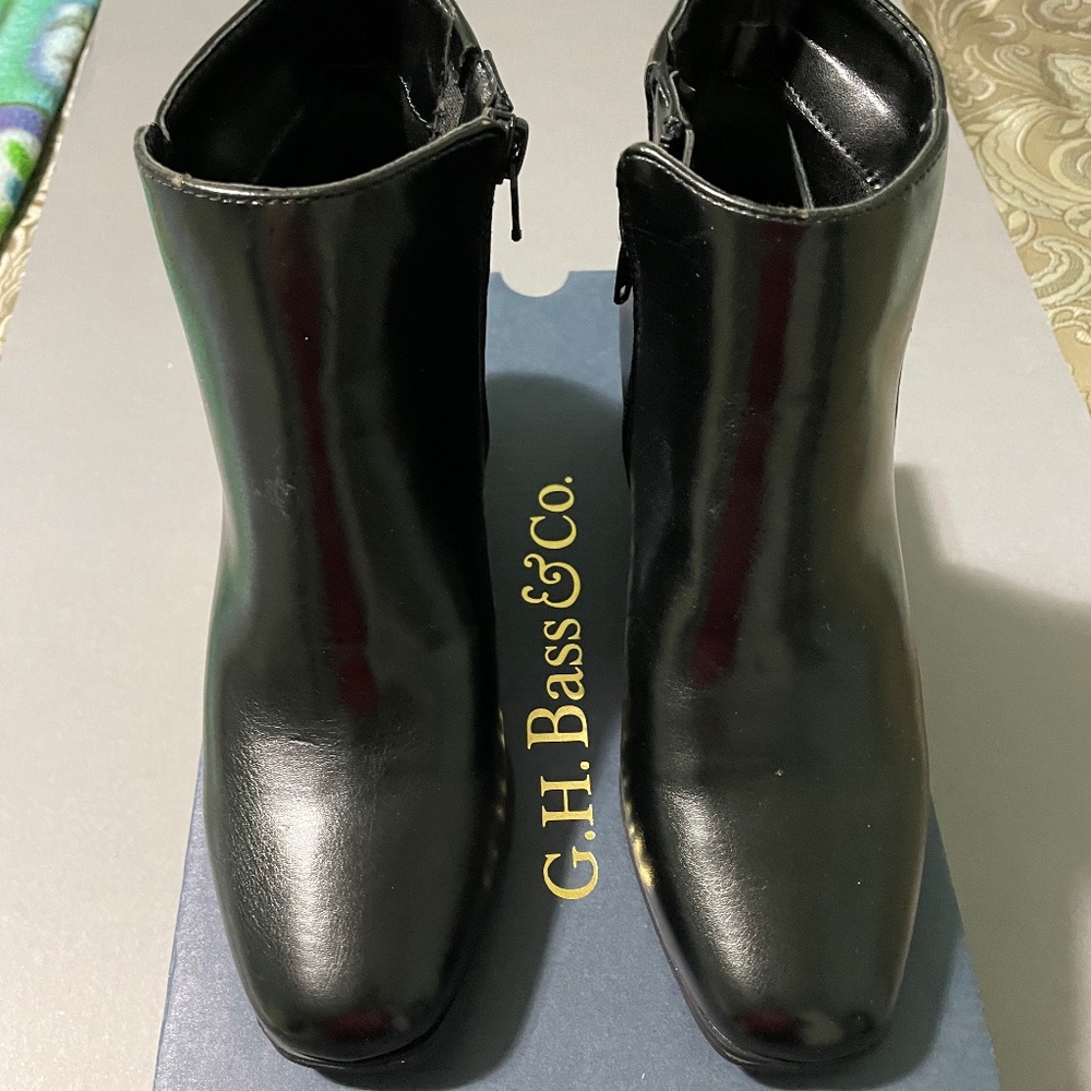 NIB ladies black boots